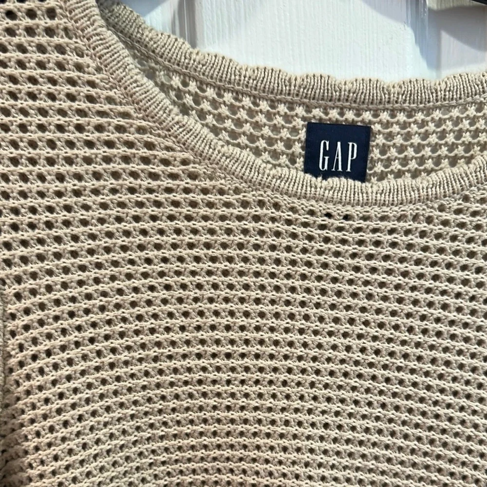 GAP Women's Cream Sweater - Picture 2 of 2
